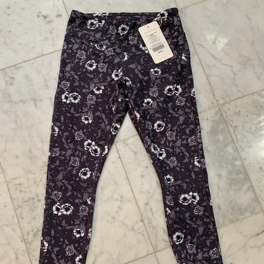 Fabletics leggings.